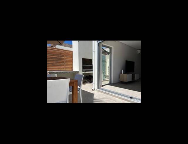 3 BEDROOM HOUSE FOR SALE IN JEFFREYS BAY CENTRAL